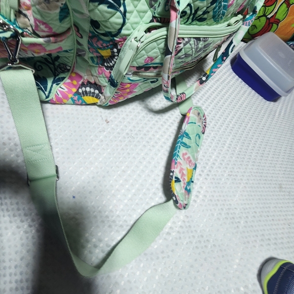 VERA BRADLEY EUC XL ICONIC WEEKENER CROSSBODY DUFFLE BAG - Picture 9 of 10